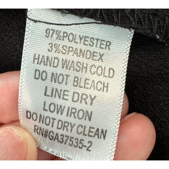 Monteau Scalloped Short Shorts - Picture 4 of 8